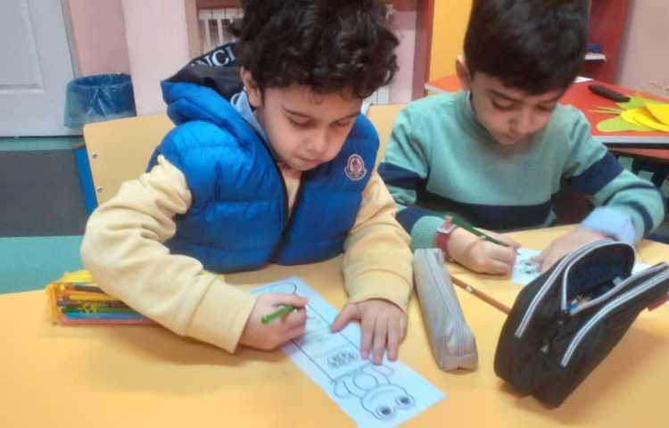 زنگ ماهر شو ساخت کاردستی مربوط به مراحل رشد قورباغه 1