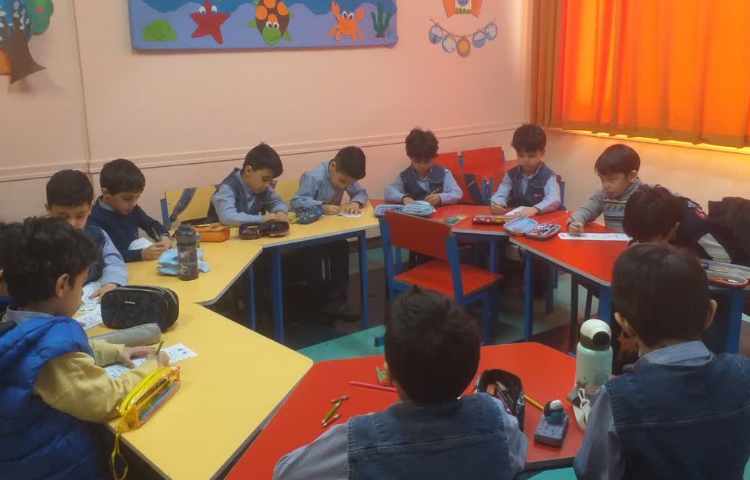 زنگ ماهر شو ساخت کاردستی مربوط به مراحل رشد قورباغه 6