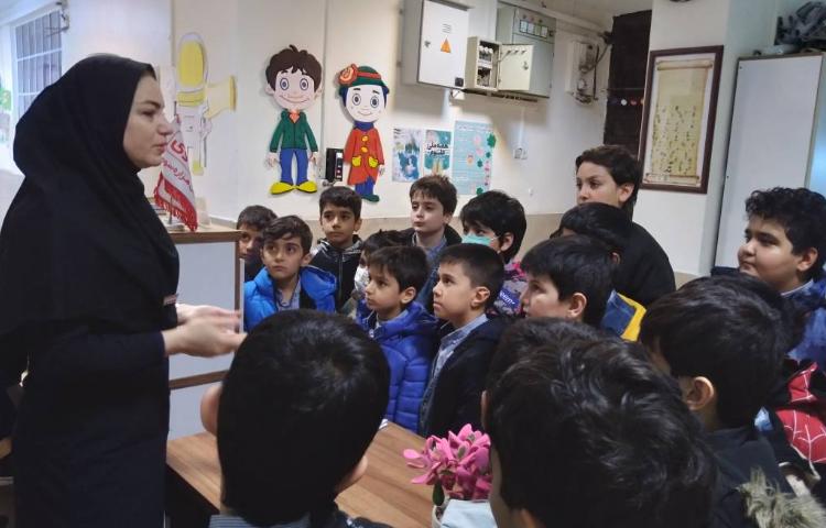 زنگ مطالعات اجتماعی: آشنایی با مکان‌های مختلف مدرسه دوست‌داشتنی ما و آشنایی با فعالیت‌های کادر مدرسه 1