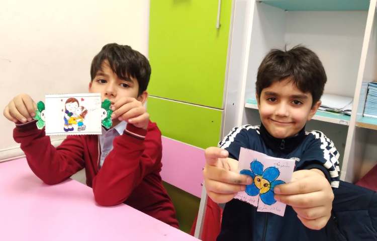 زنگ مطالعات اجتماعی: مرور و ساخت کاردستی قدردانی از مادر 3