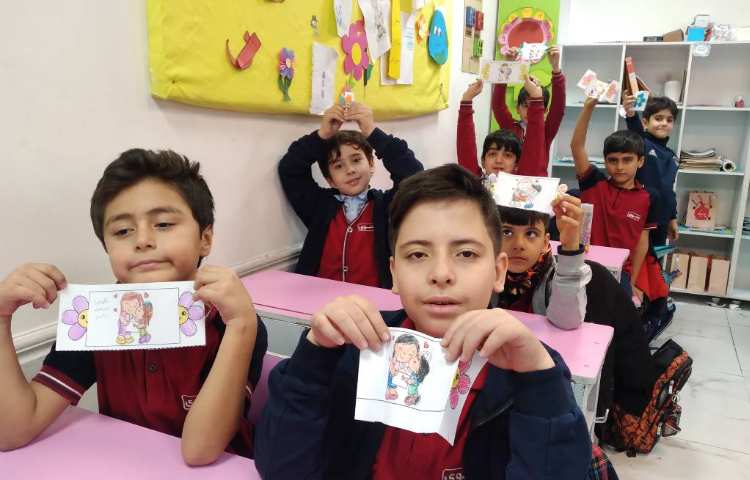 زنگ مطالعات اجتماعی: مرور و ساخت کاردستی قدردانی از مادر 4