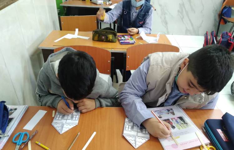 زنگ مطالعات: درس پنجم (ساخت کاردستی برای آشنایی با خانواده) 2