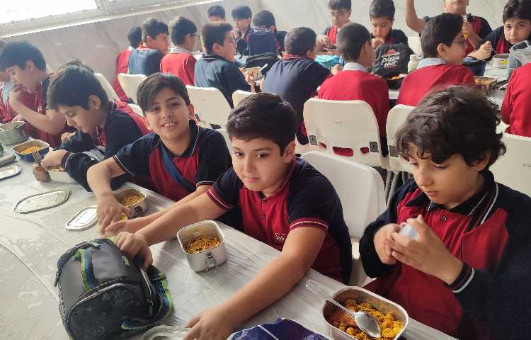 زنگ نهار دانش آموزان 3