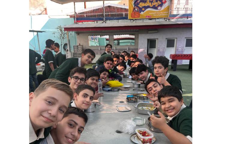 زنگ نهار دانش‌آموزای عزیزم در پایه هفتم 1