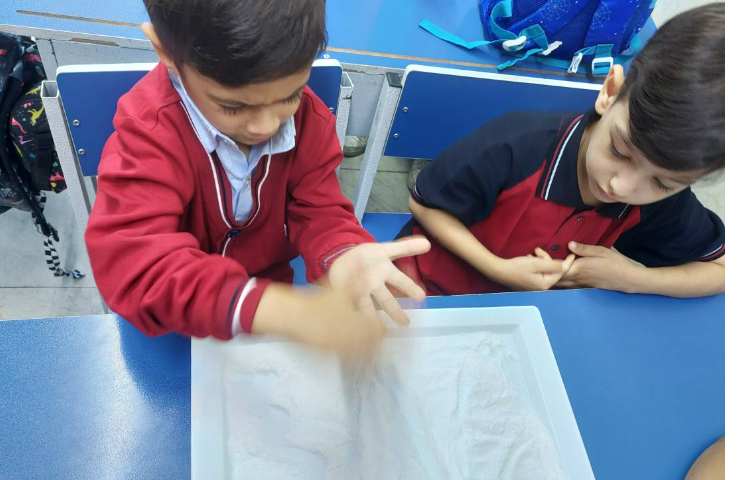 زنگ نوشتاری ،کشیدن خطوط روی نمک 1