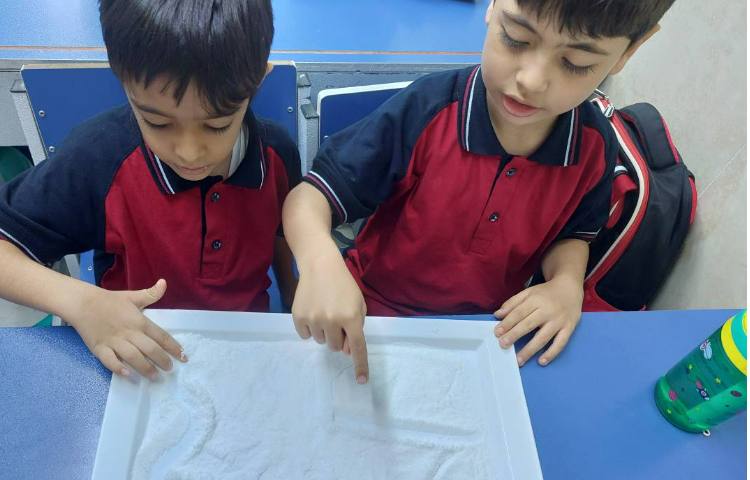 زنگ نوشتاری ،کشیدن خطوط روی نمک 2