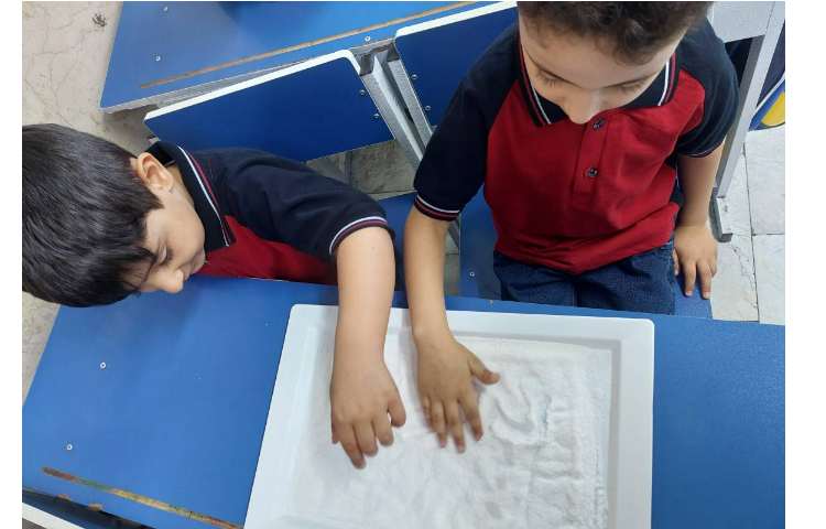 زنگ نوشتاری ،کشیدن خطوط روی نمک 3