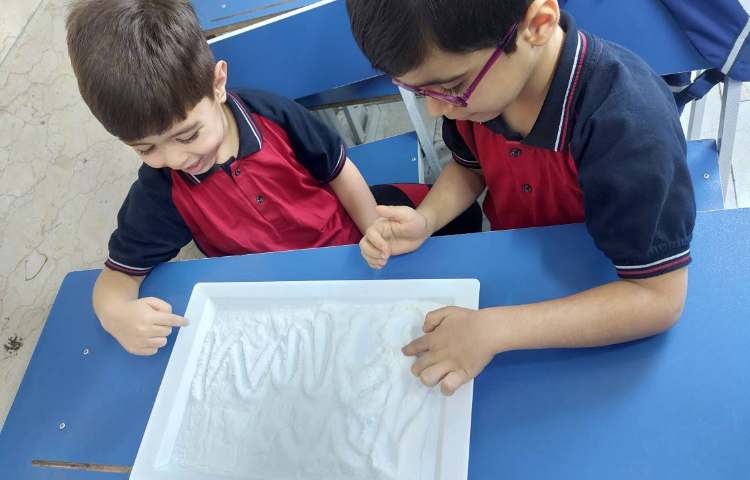 زنگ نوشتاری ،کشیدن خطوط روی نمک 3