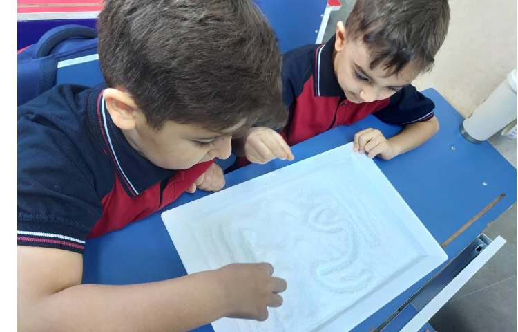 زنگ نوشتاری ،کشیدن خطوط روی نمک 4