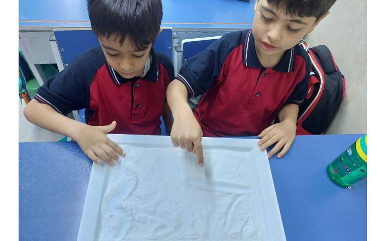 زنگ نوشتاری ،کشیدن خطوط روی نمک 6