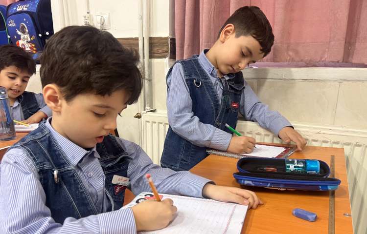 زنگ نگارش: لوحه نویسی در دفتر مشق 1