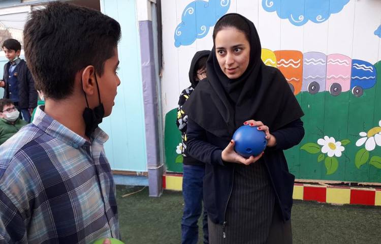 زنگ های تفریح شاد دوشنبه های زبانی 8