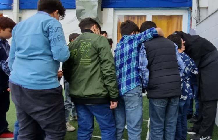 زنگ های تفریح شاد زبانی دانش آموزان دبستان علوی 4