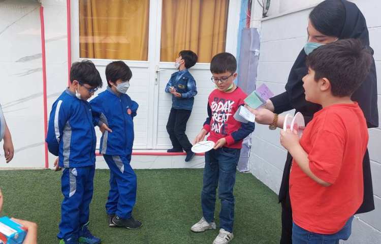 زنگ های تفریح شاد زبانی دبستان علوی 10