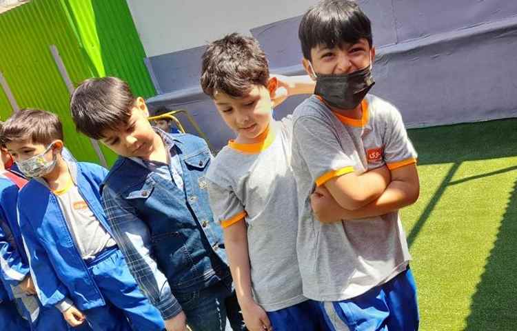 زنگ های تفریح شاد زبانی دبستان علوی 4