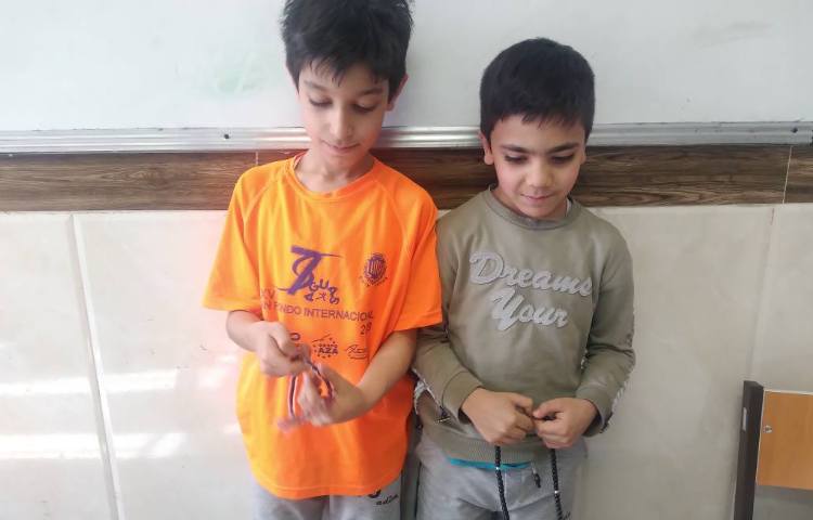 زنگ هدیه‌های آسمانی: تدریس درس ام ابیها و آشنایی دانش آموزان با تسبیحات حضرت زهرا 1