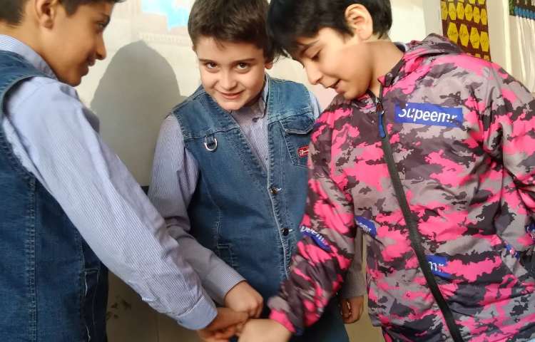 زنگ هدیه‌ها: نمایش درس سخن آسمانی 2