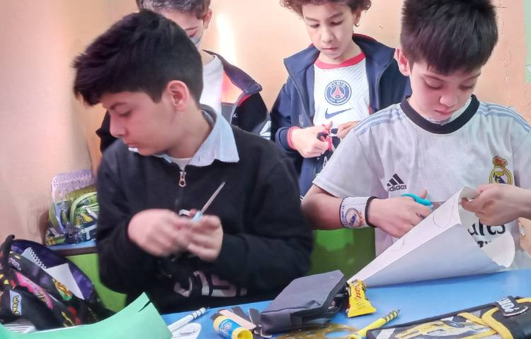 زنگ هنر و خلاقیت با ساخت کاردستی توسط دانش آموزان پایه دوم 1