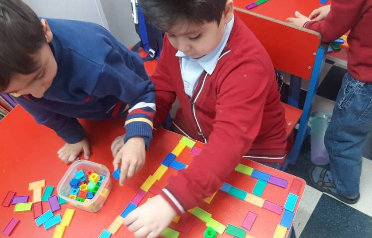 زنگ هیجان انگیز دومینو و تلفیق با مفاهیم ریاضی(تثبیت مفهوم ردیف و ستون) 1