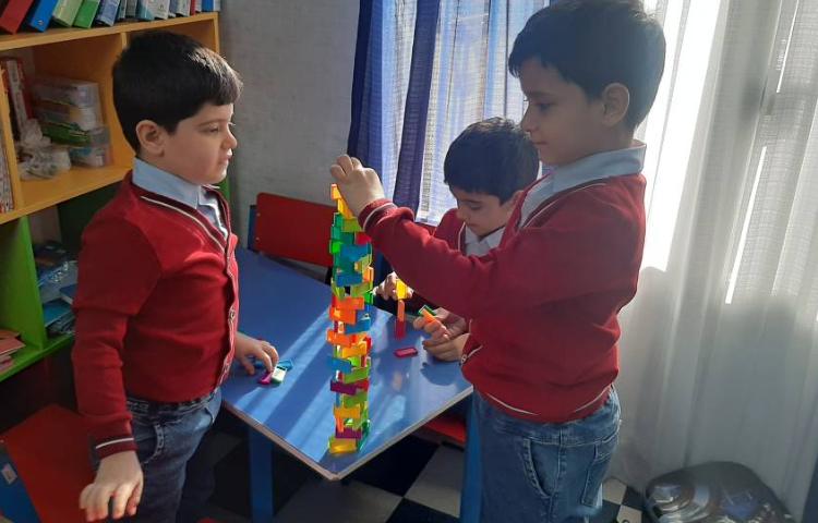 زنگ هیجان انگیز دومینو و تلفیق با مفاهیم ریاضی(تثبیت مفهوم ردیف و ستون) 4