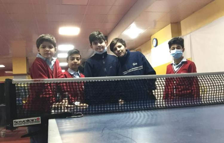 زنگ ورزش با آقای الیاسی آموزش تنیس 1