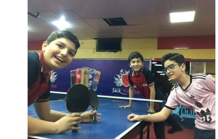 زنگ ورزش با آقای الیاسی آموزش تنیس 7