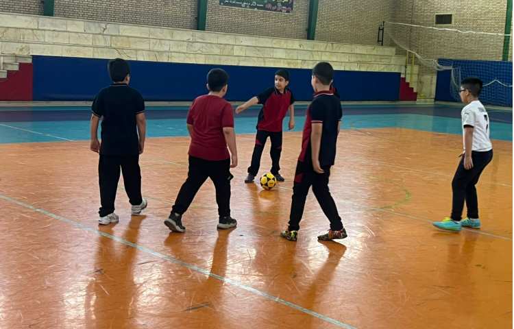 زنگ ورزش و سلامتی در سالن ورزشی