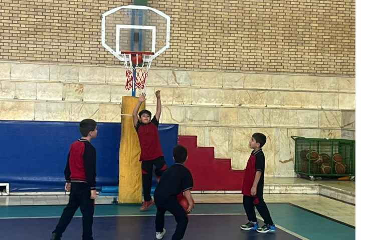 زنگ ورزش و سلامتی در سالن ورزشی