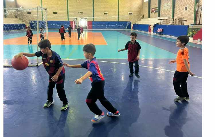 زنگ ورزش و سلامتی در سالن ورزشی