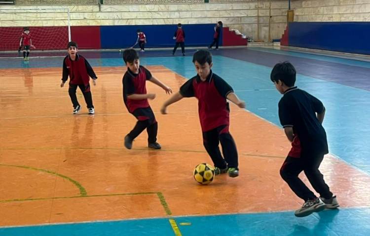 زنگ ورزش و سلامتی در سالن ورزشی