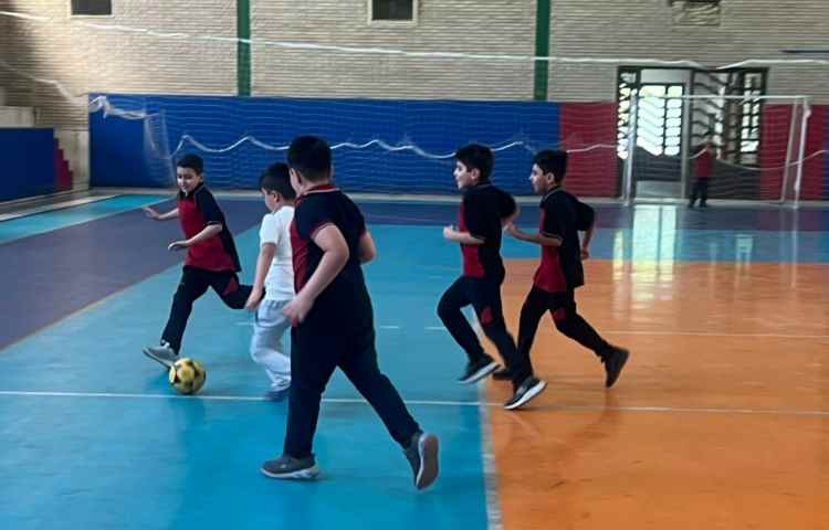 زنگ ورزش و سلامتی در سالن ورزشی