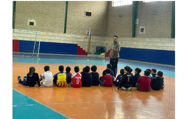 زنگ ورزش ،کلاس 2/2 خانم کوچک 9 مهر 1