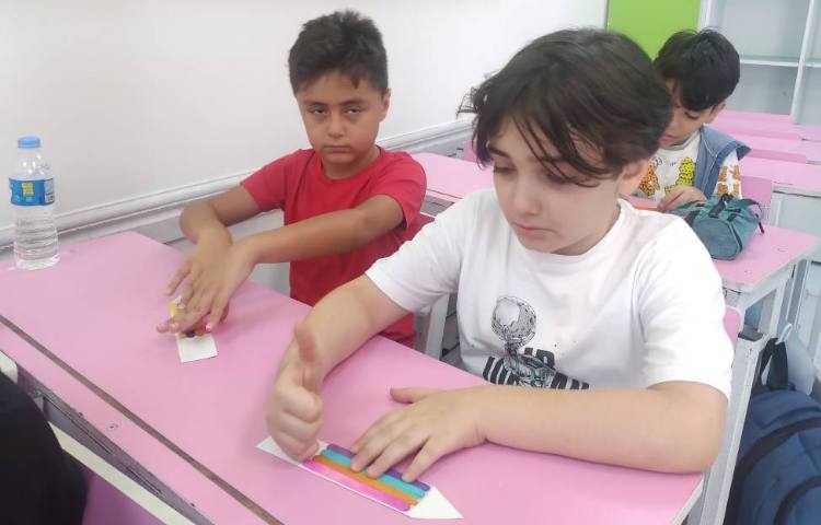 زنگ چوب جادویی:مداد جادویی با هدف گسترش خلاقیت و هماهنگی بین چشم و دست و آموزش تمرکز و صبر 2