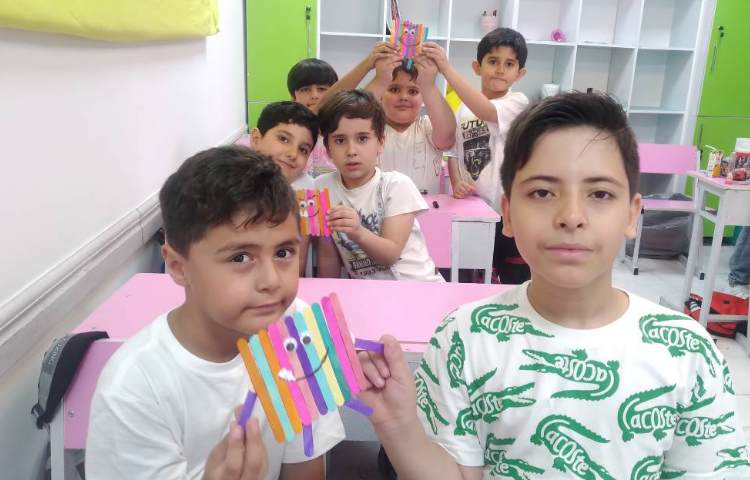 زنگ چوب جادویی :ساخت وروجک با هدف گسترش خلاقیت و هماهنگی بین چشم و دست و آموزش تمرکز و صبر 2