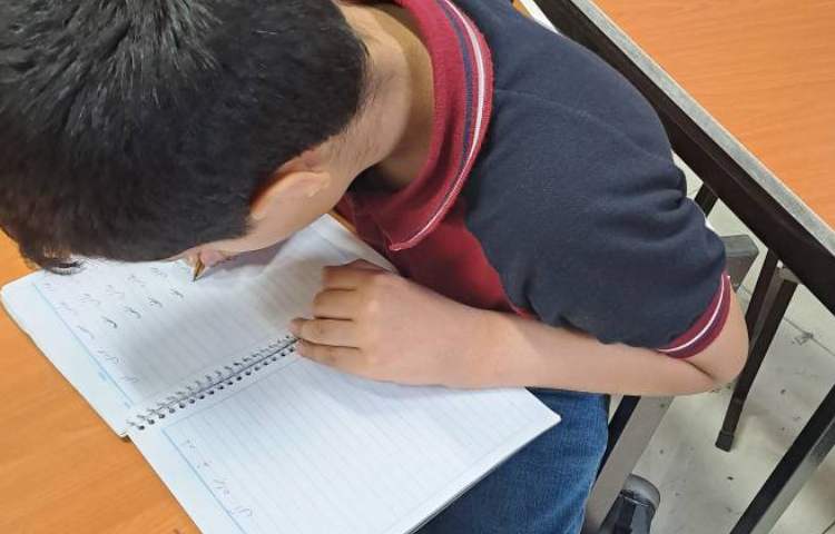 زیبانویسی - آموزش حرف ی و اتصالاتش 1