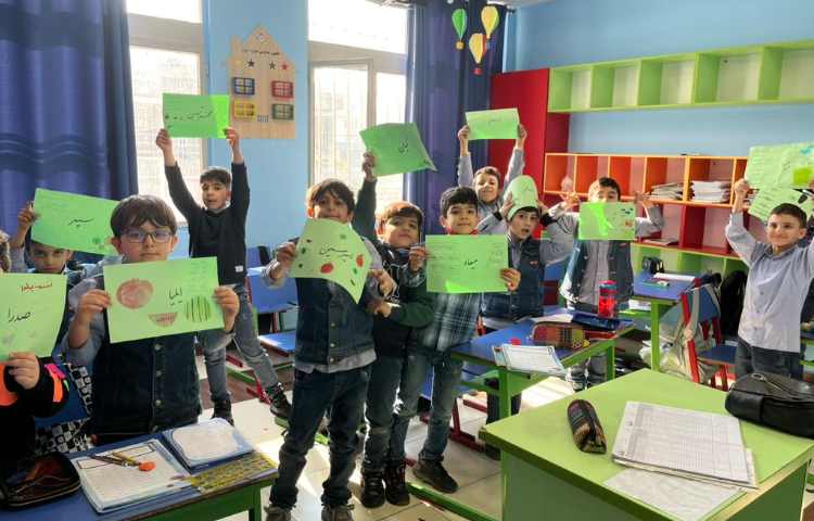 زیبانویسی نام دانش آموزان ونقاشی یلدا 1