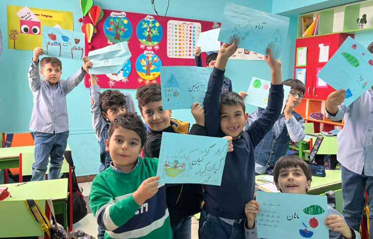 زیبانویسی نام دانش آموزان ونقاشی یلدا 4