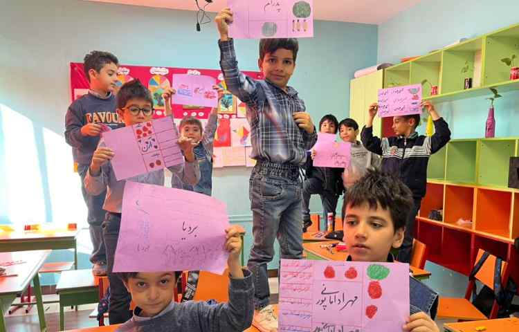 زیبانویسی نام دانش آموزان ونقاشی یلدا 5