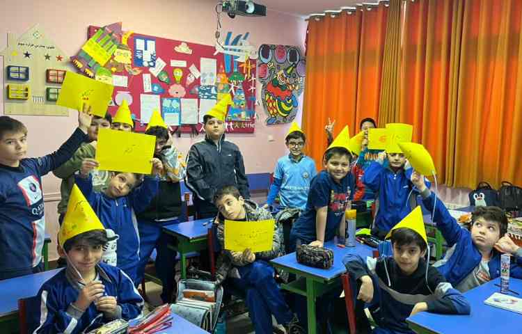 زیبانویسی نام دانش آموزان ونقاشی یلدا 6