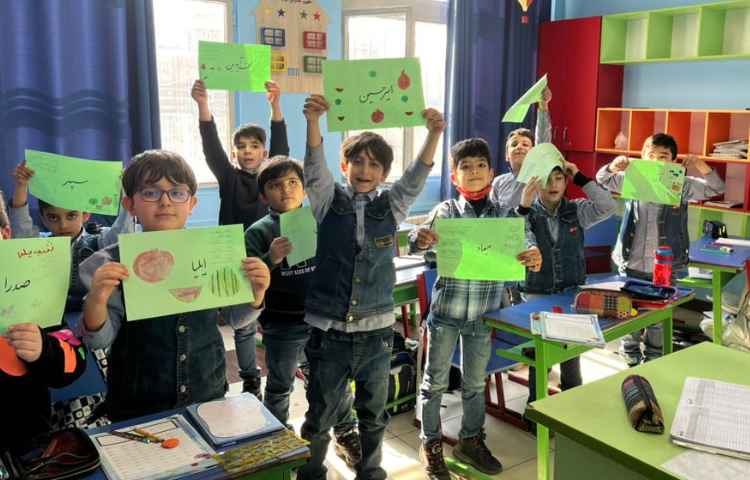 زیبانویسی نام دانش آموزان ونقاشی یلدا 8