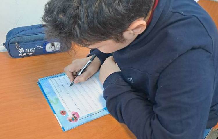 زیبا نویسی - آموزش حرف و و اتصالات 2