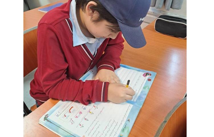 زیبا نویسی - آموزش حرف و و اتصالات 3