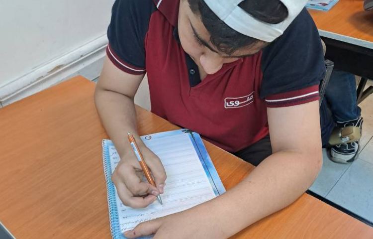 زیبا نویسی - آموزش حرف و و اتصالات 4