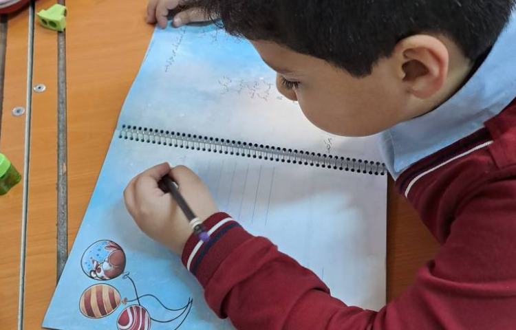 زیبا نویسی -انجام دادن فعالیت کتاب خطاط‌شو 1