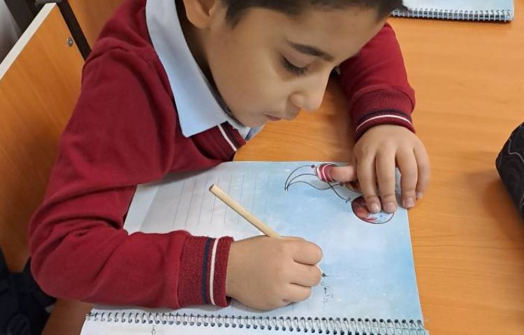 زیبا نویسی -انجام دادن فعالیت کتاب خطاط‌شو 3