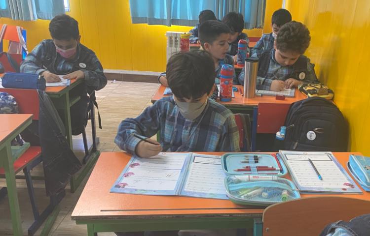 :زیبا نویسی د چسبیده، کلاس فضانوردان 2