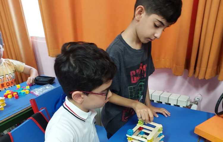 ساختن برج با چینه و چوب 1