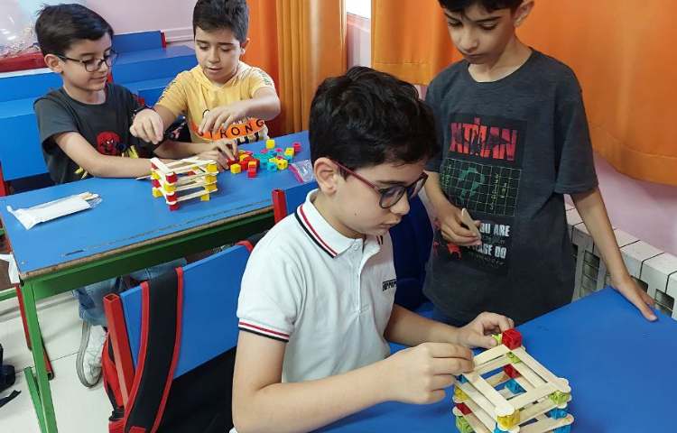 ساختن برج با چینه و چوب 4