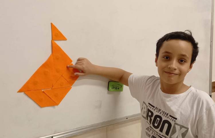 ساخت اشکال متنوع با تانگرام و محاسبه ی مساحت آن‌ها 1