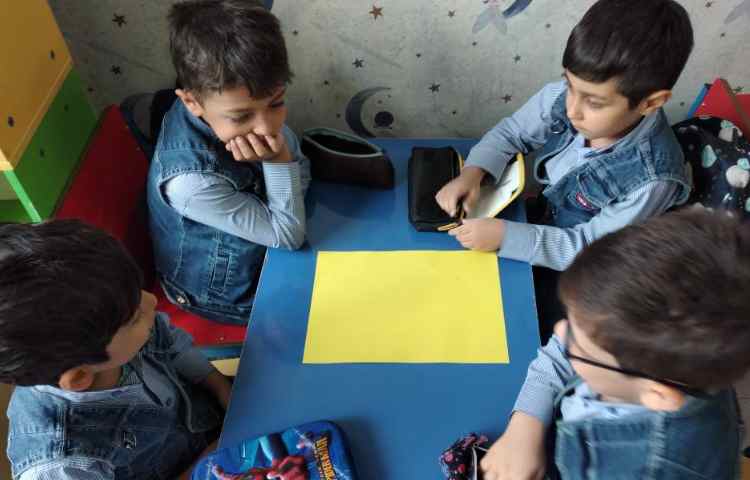 ساخت اعداد با لگو و نقاشی گروهی 3